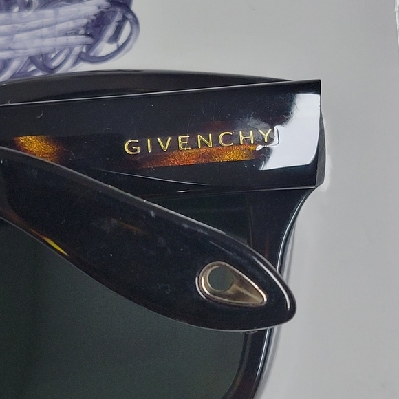Givenchy GV 7074/S Sunglasses. main image 7